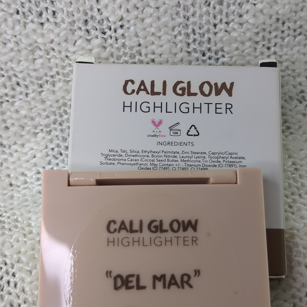 Persona Cosmetics Cali Glow Highlighter in Del Mar, 7.48g/0.26oz - Picture 6 of 9
